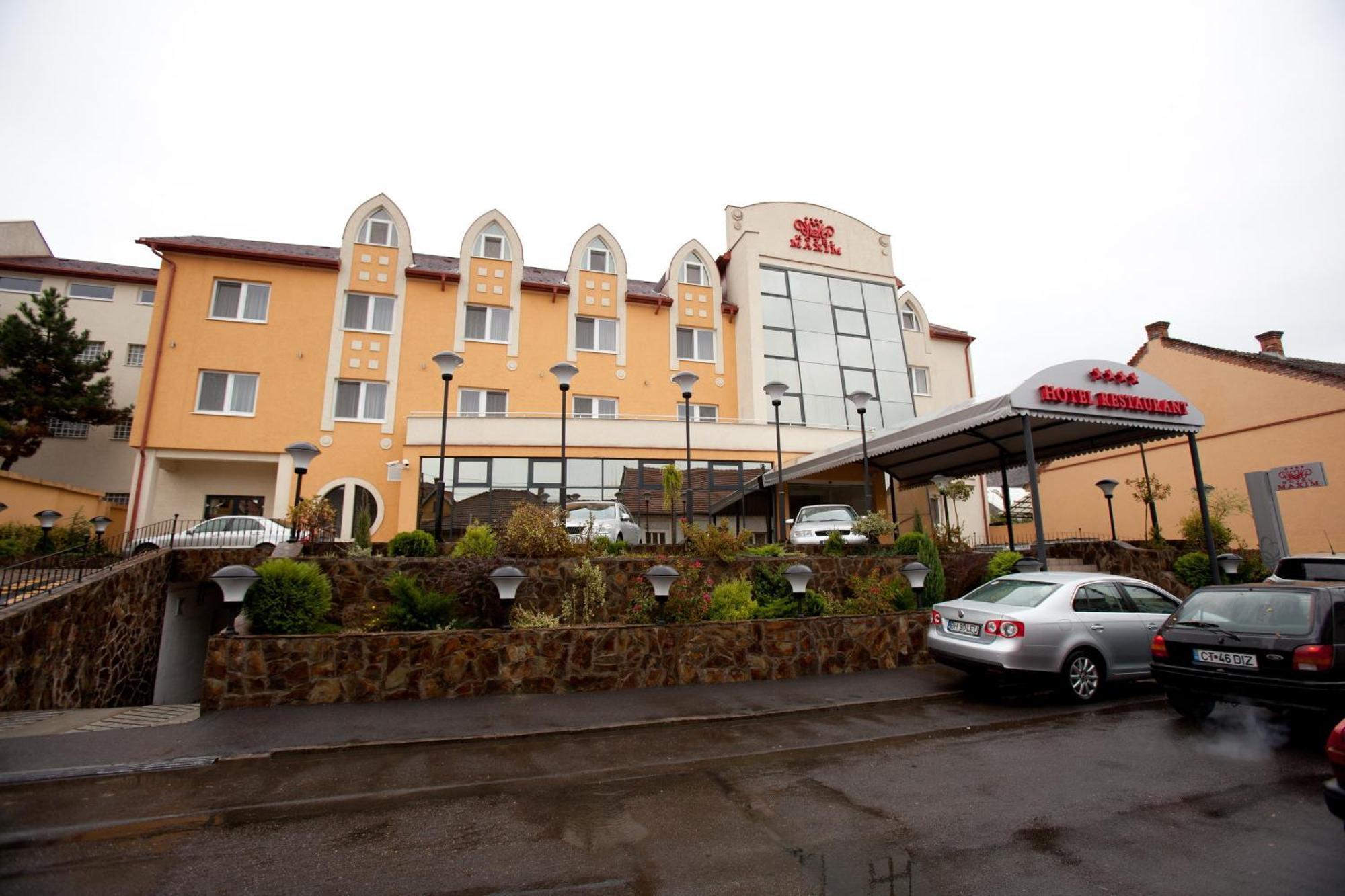 Hotel Maxim Oradea Exterior foto